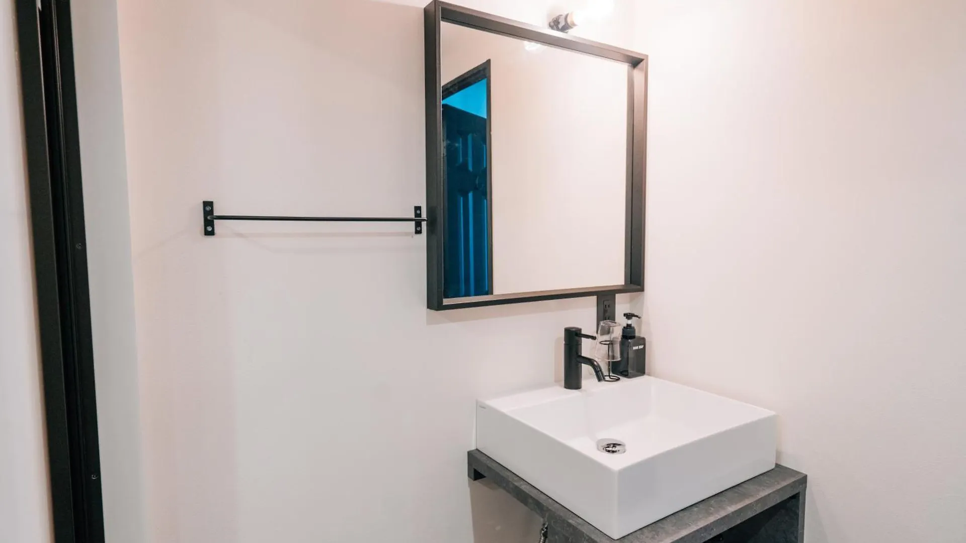 Zonk Hotel Nakasu-Deaibashi فوكوكا 4*,